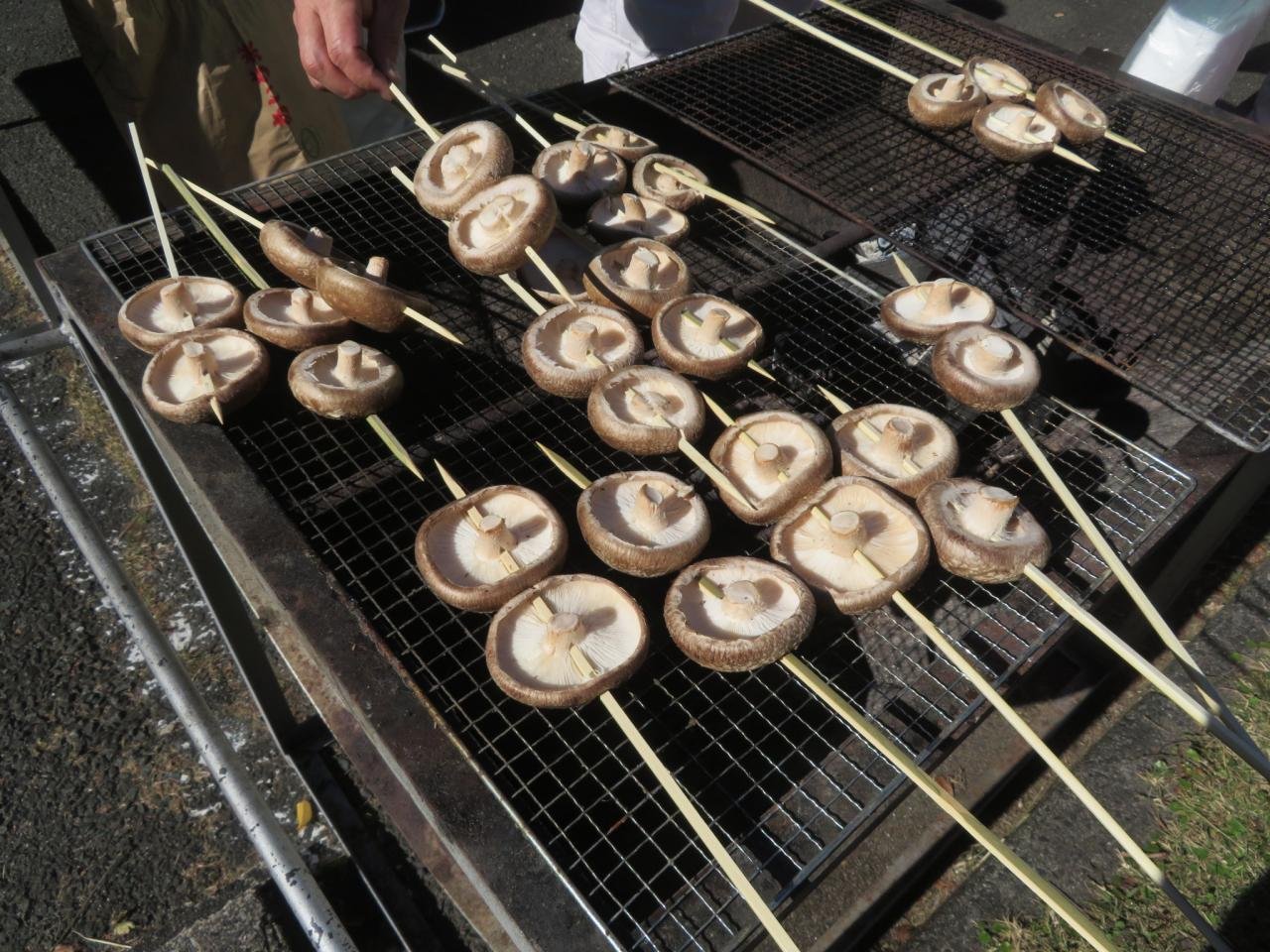 シイタケ串焼き